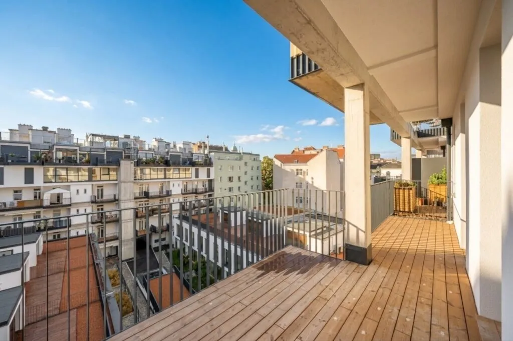 ++NEU++ Aus Alt wird Zuhause! 3-Zimmer-Altbau mit Balkon im Hoftrakt - Generalsanierung bis November 2026 geplant