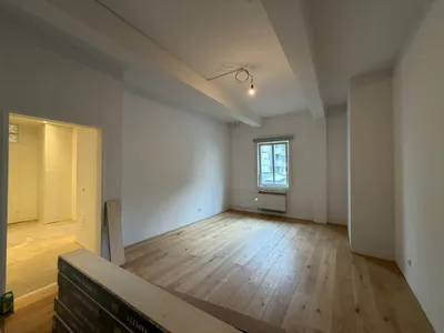 Erstbezug - 6 Zimmer, 3 Bäder, 3 Toiletten & neue Einbauküche - WG gewünscht - PRIVATVERMIETUNG – Bild 3
