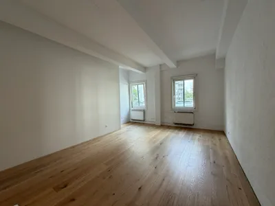 Erstbezug - 6 Zimmer, 3 Bäder, 3 Toiletten & neue Einbauküche - WG gewünscht - PRIVATVERMIETUNG – Bild 2