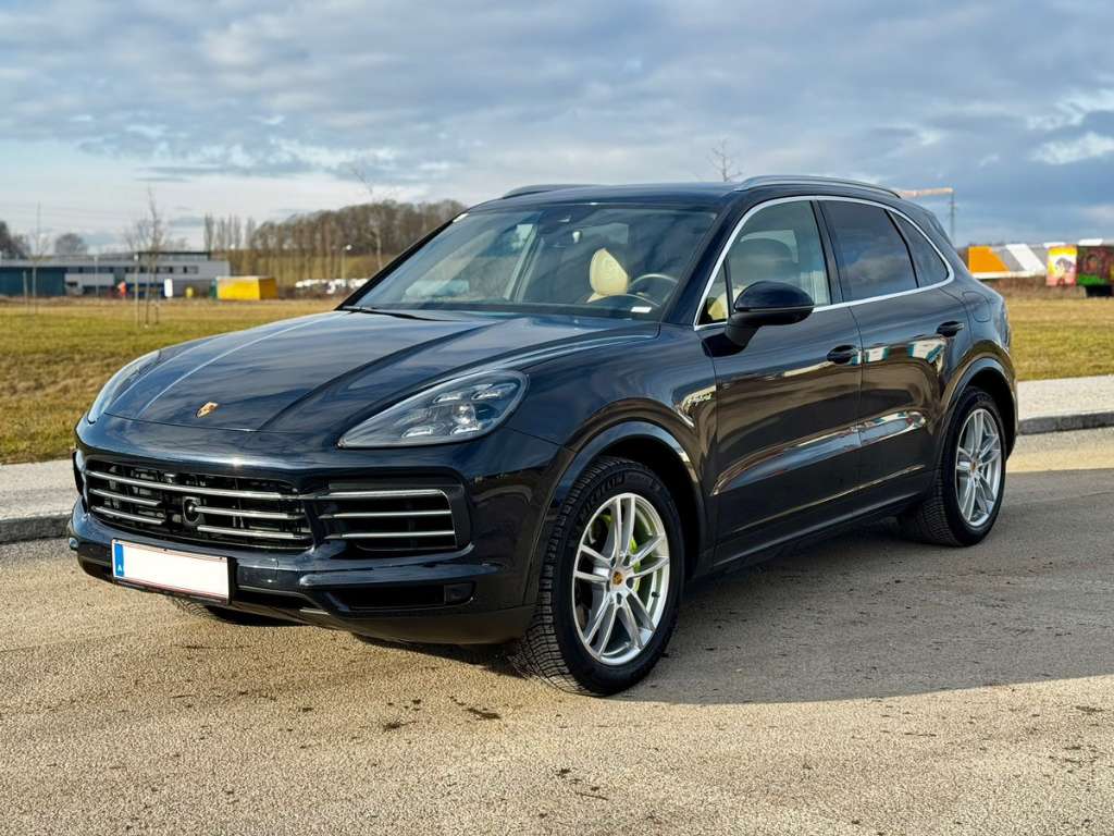 Porsche Cayenne E-Hybrid III *Luft*Sitzl*Matrix*Pano*21* SUV / Geländewagen