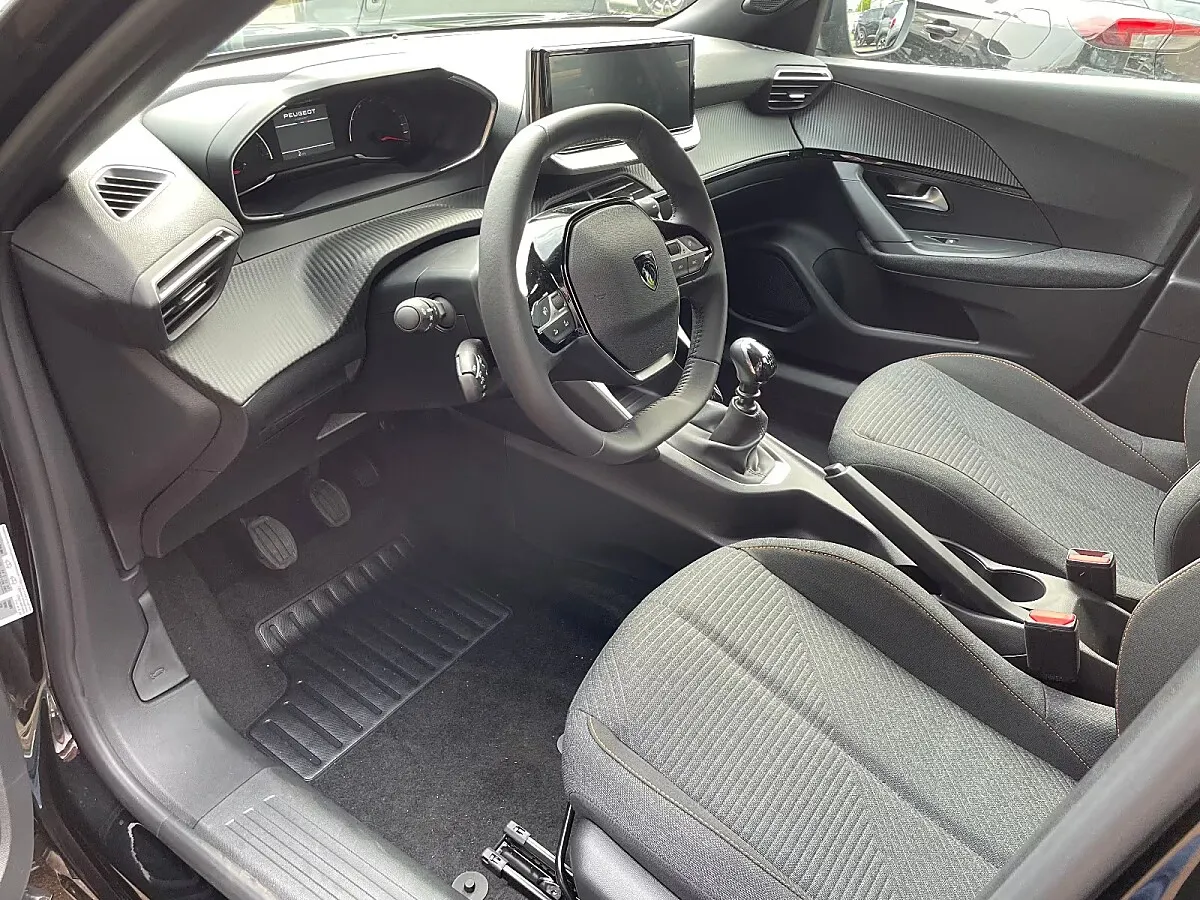 Peugeot 2008 1.2 PureTech 100 PS – Bild 7