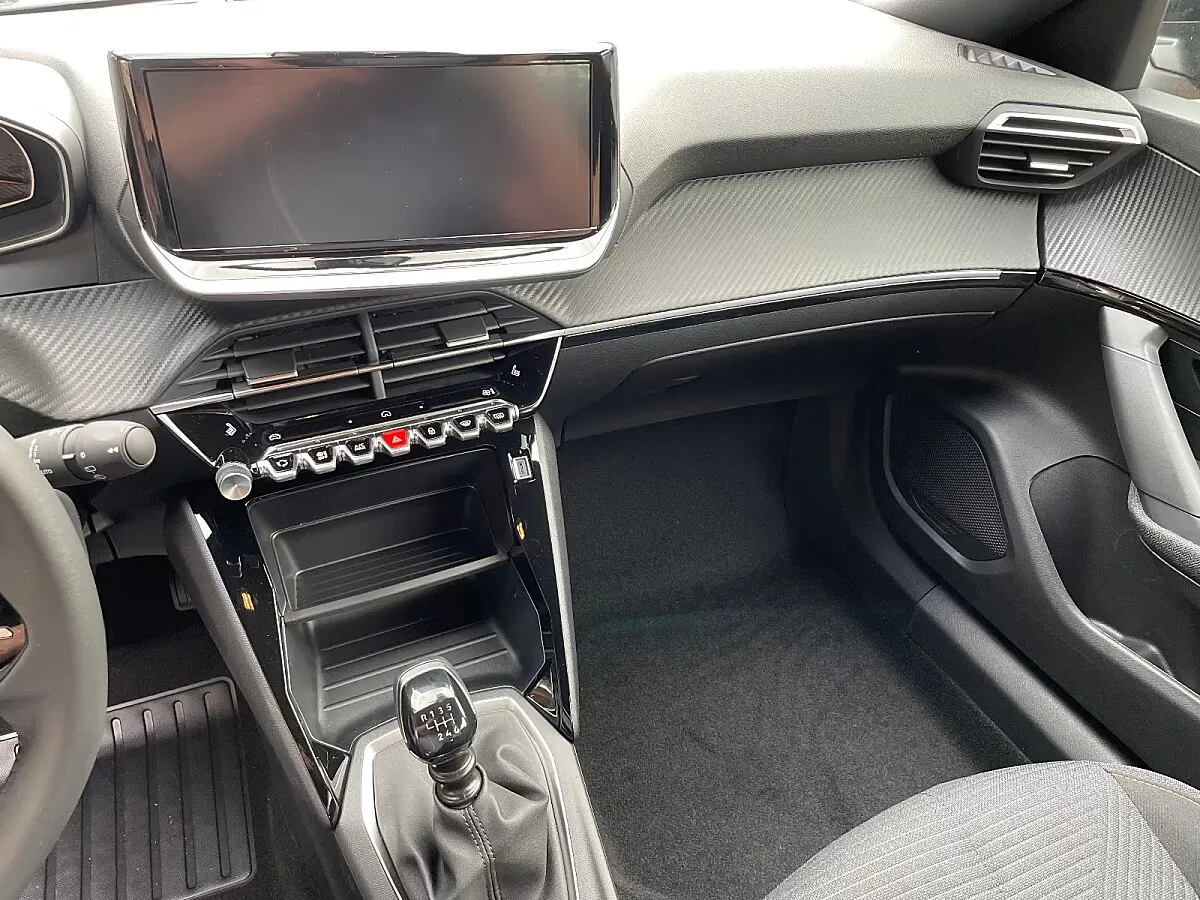 Peugeot 2008 1.2 PureTech 100 PS – Bild 11