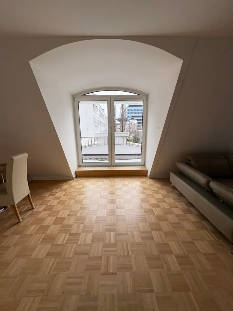 Dachgeschosswohnung mit Balkon und Dom-Blick in bester Innenstadtlage - Ansicht 2