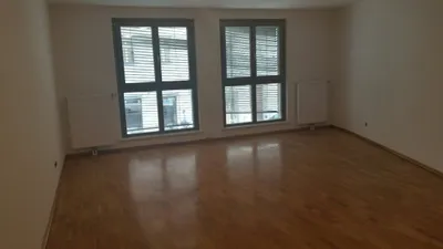 1090, Porzellangasse/U4 Rossauer Lände, sanierte 2 Zimmerwohnung (1 Wohnschlafzimmer mit separater Küche) in UNI Nähe mit kleiner Terrasse unbefristet zu vergeben