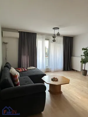 AB SOFORT+++2-Zimmer-Wohnung mit Loggia, Klimaanlage und Lift+++ – Bild 3