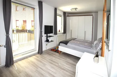Helle Single Wohnung mit Balkon in den Innenhof von privat zu mieten. – Bild 2