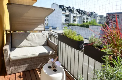 Helle Single Wohnung mit Balkon in den Innenhof von privat zu mieten.