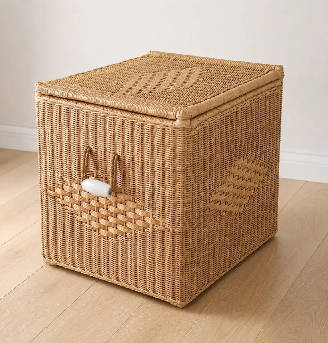 2x IKEA Korb mit Deckel, Rattanoptik, 55 x 42 x 55 cm, sehr guter Zustand, € 19,- (3012 Wolfsgraben)