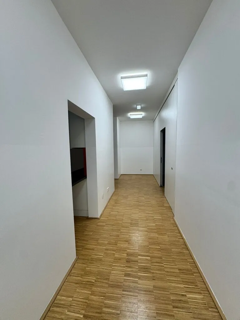 Vielseitig nutzbares Büro auf 260 m² in 1220 Wien - Ansicht 3