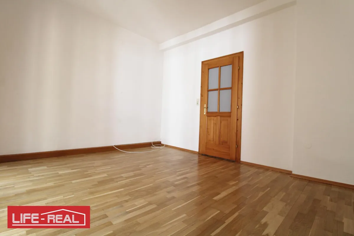 Vielseitige Büro-, Praxis- oder Wohnfläche mit Wintergarten in Bestlage von Bad Zell - Ansicht 3