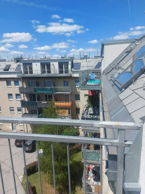 Helle Dachgeschoß Wohnung mit Balkon direkt vom Eigentümer – Bild 2