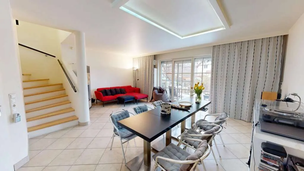 4-Zimmer-Reihenhaus mit idyllischem Garten und toller Anbindung - Ansicht 2