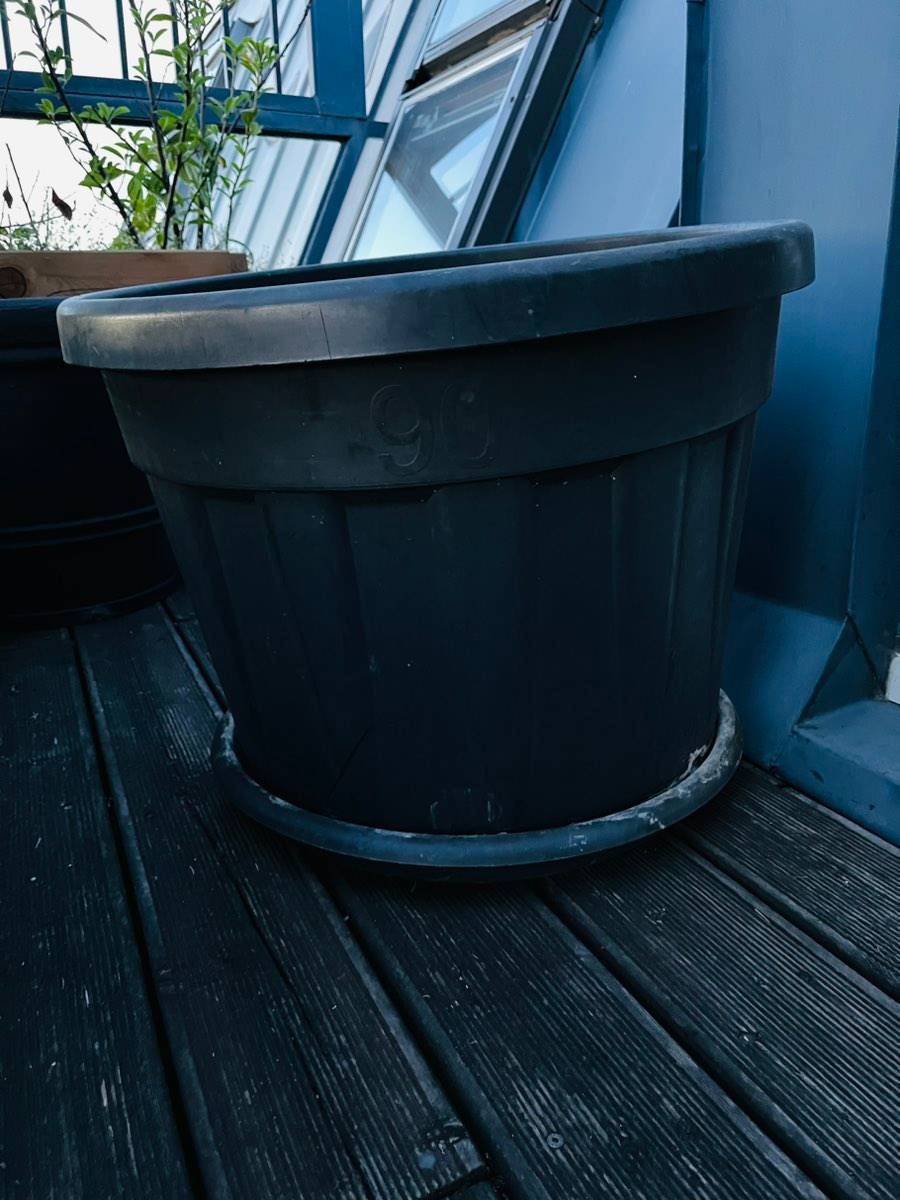 Pflanztopf Blumentopf Outdoor XXL Anthrazit 60cm Durchmesser,  25,- (1020  Wien) - willhaben