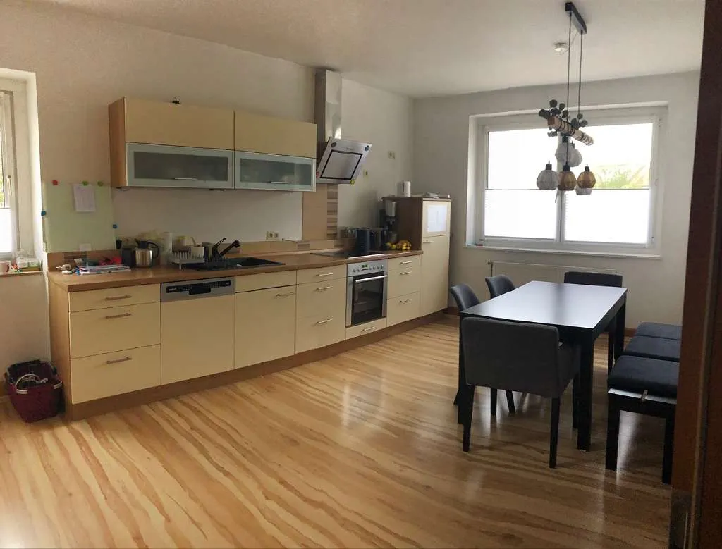 Helle Wohnung mit Garten in Zweifamilienhaus, Hausmening