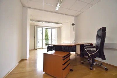 4-Zimmer-Gewerbeimmobilie mieten in Linz – 121 m², € 1.302 – Bild 2 von 6