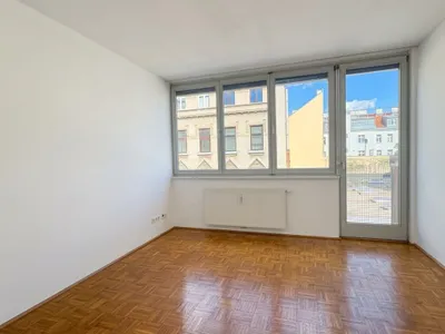 NETTE MIETER:INNEN WELCOME! PERFEKT AUFGETEILTE 2-ZIMMER-WOHNUNG NÄHE POSTSPORTZENTRUM – Bild 3