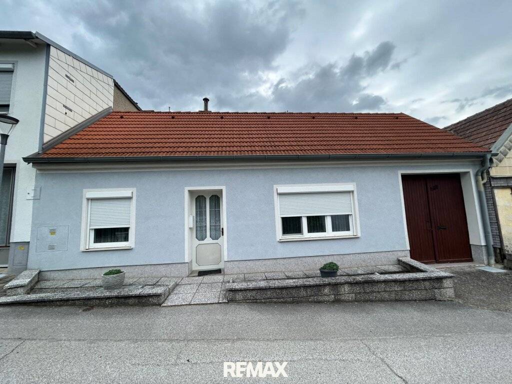 *PREISREDUKTION* Gepflegtes Landhaus in ruhiger Lage mit Innenhof, Reintal