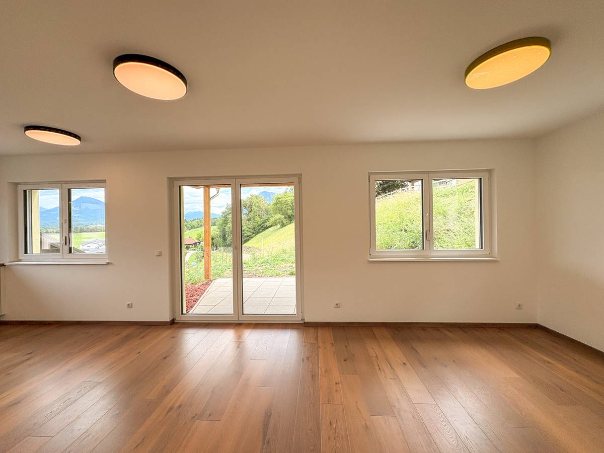 Tolles Einfamilienhaus in Hanglage mit Keller und Garage - Ansicht 3