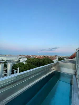 Trendige 3-Zimmer-Neubauwohnung mit Gemeinschaftspool und Sauna - Szene-Hotspot Nibelungenviertel (1150 Wien)
