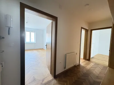 2-Zimmer-Wohnung mieten in Baden – 74,22 m², € 1.087 – Bild 2 von 9
