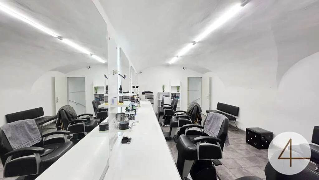Friseurlokal Mitten in Krems – pohled 3