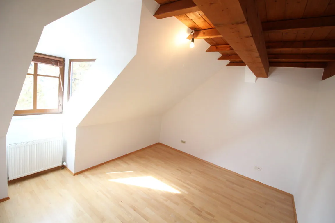 Äußerst exklusive Dachgeschosswohnung mit Dachterrasse in historischem Gebäude – pohled 3