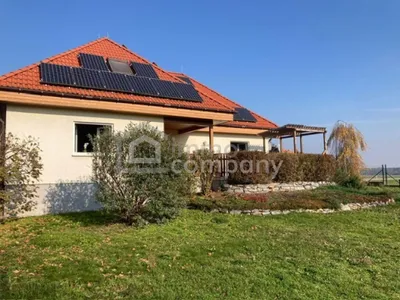 4-Zimmer-Haus kaufen in Neunkirchen – 170,42 m², € 570.000 – Bild 3 von 21