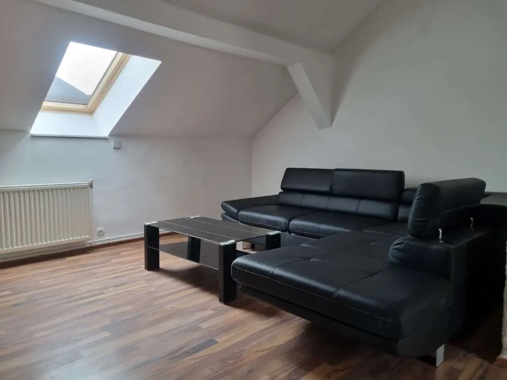 NEUREAL - Wunderschöne Dachgeschosswohnung im Zentrum von Gloggnitz zu verkaufen! - Ansicht 2