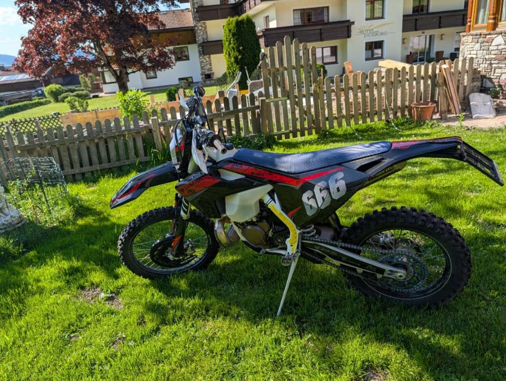 Husqvarna TE 300 i Enduro
