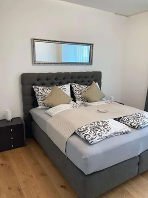 2-Zimmer Deluxe Wohnung Möbliert mit Balkon Triiiple – Bild 2