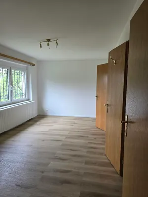 3-Zimmer-Wohnung mieten in Neunkirchen – 75 m², € 500 – Bild 8 von 11