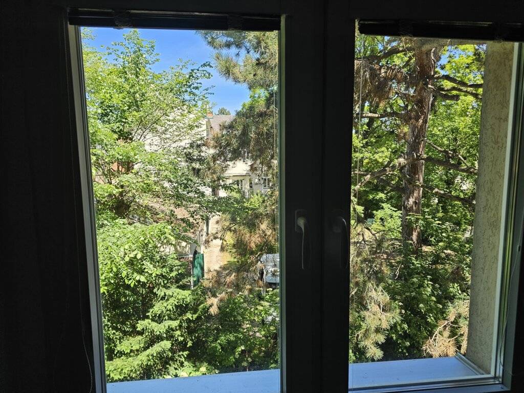 Modern möblierte Wohnung in Hoflage mit Grünblick, 2.OG ohne Lift, Zimmer getrennt begehbar - Ansicht 2
