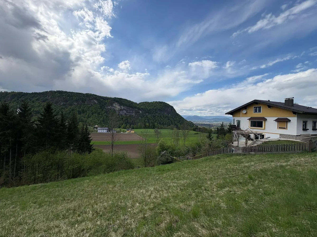 Sonniges Baugrundstück in herrlicher Aussichtlage nahe Klagenfurt ohne Bebauungsverpflichtung - Ansicht 2