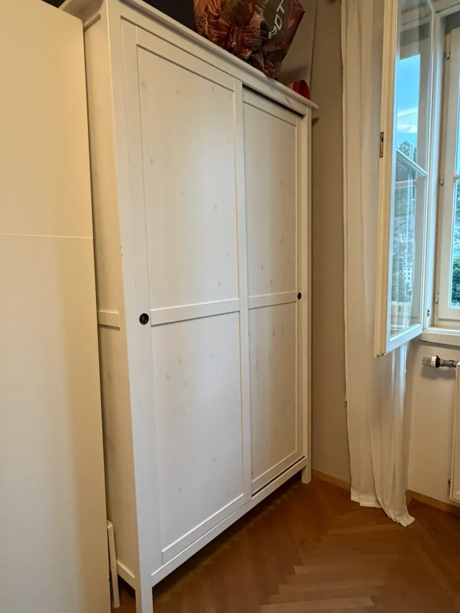 IKEA HEMNES Kleiderschrank weiß mit Schiebetüren, € 100,- (5020 Salzburg)