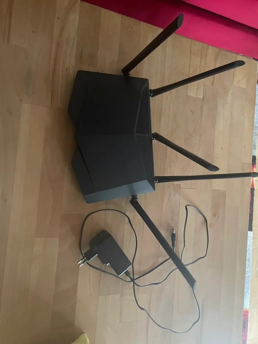 TendaAX5700Tri-BandGigabitWi-Fi6ERouter