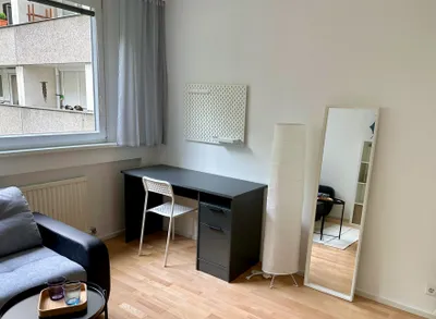 Möbliertes Zimmer | Karmarschgasse 53 | 3-6+ Monate – Bild 3