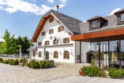 3-Zimmer-Gewerbeimmobilie mieten in Salzburg-Umgebung – 1 400 m² – Bild 1 von 19