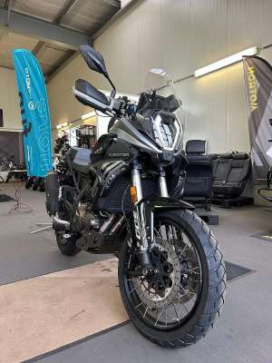 QJ Motor SRT 600 SX schwarz +++LAGERND+++