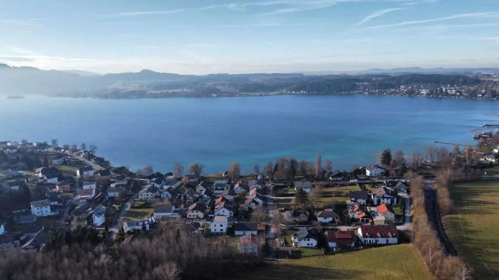Exklusiv am Attersee! Modernes 3 Zimmer Penthouse mit Seeblick - Ansicht 3
