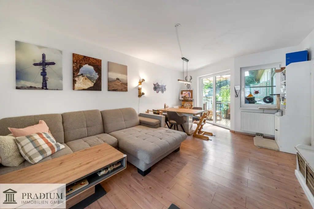 3 Zimmerwohnung mit Balkon und 2 TG-Plätzen - Ansicht 2