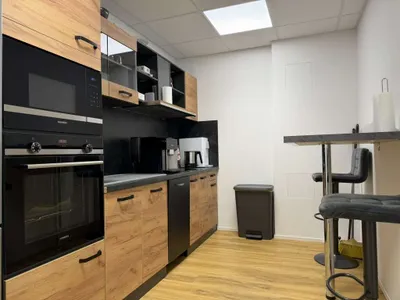 10-Zimmer-Gewerbeimmobilie mieten in Linz – 440 m², € 5.050 – Bild 8 von 15