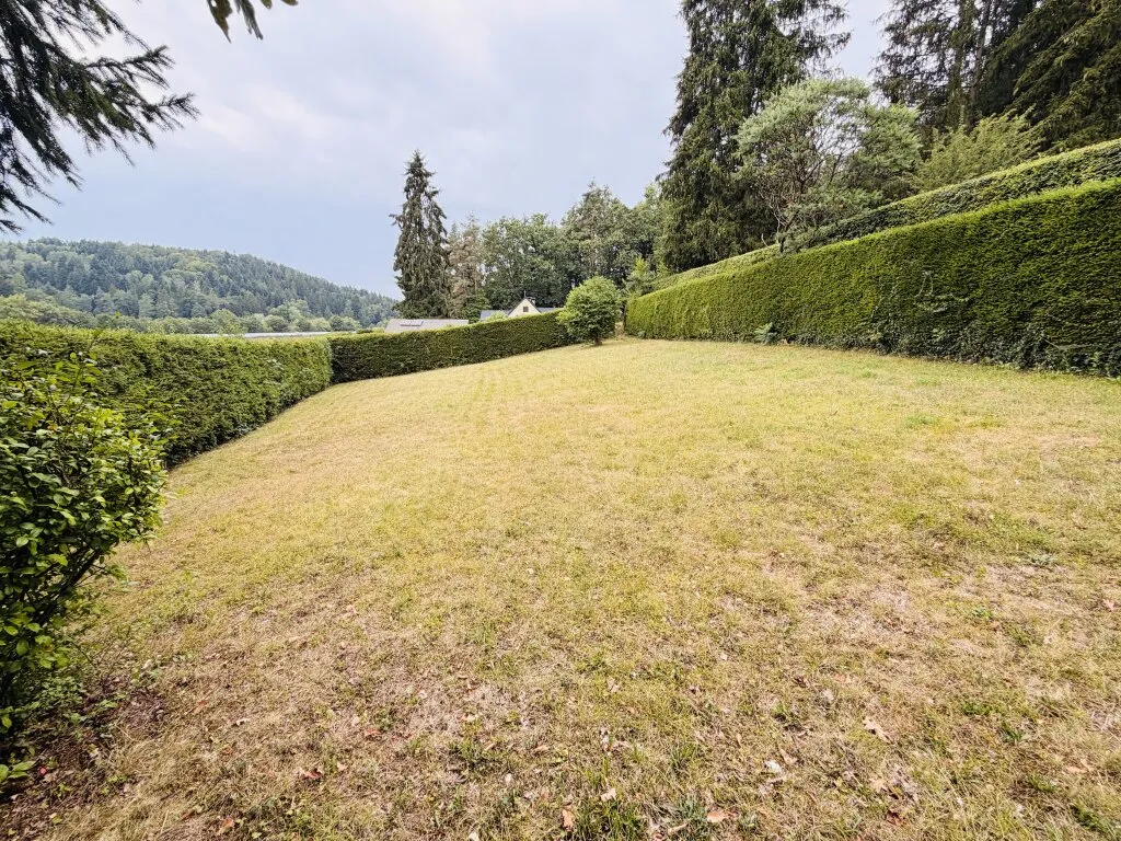 Bereit für Ihr neues Zuhause - Baugrundstück ca.858 m² mit Gartenhütte & Heckenbestand!!