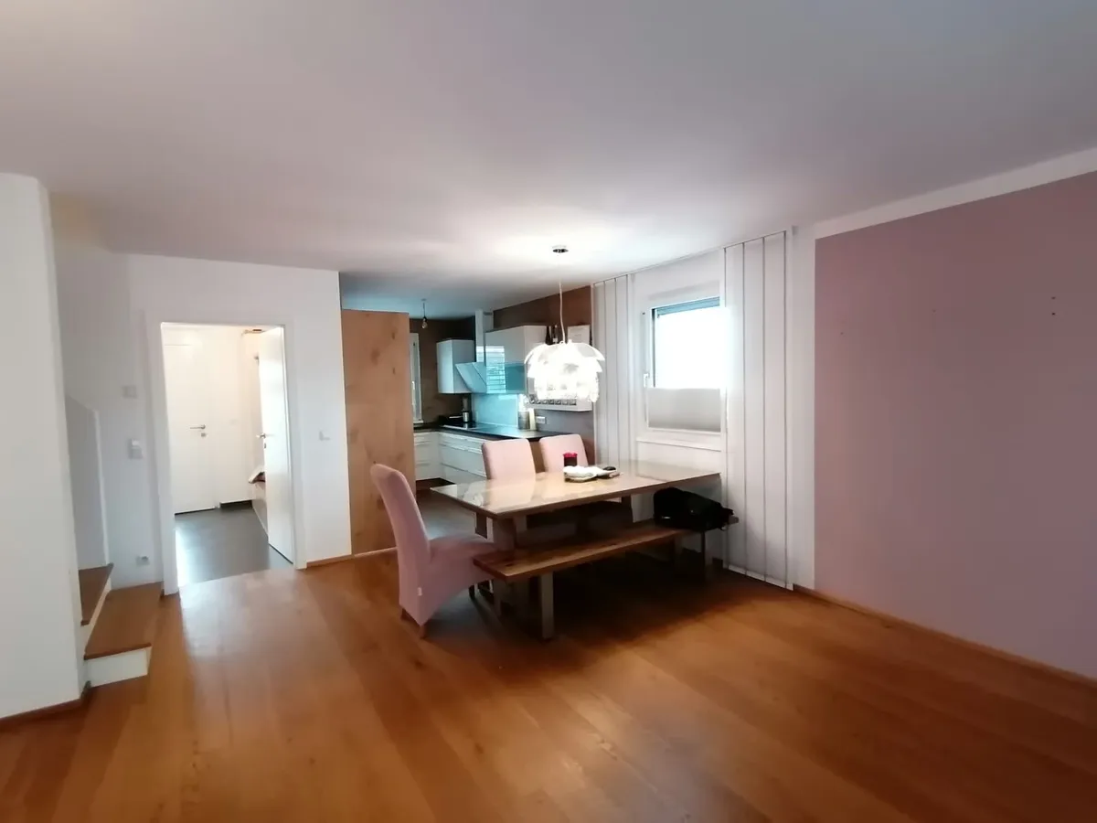 Modernes Eck-Reihenhaus in Straßwalchen in zentraler Lage – pohled 2