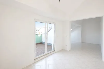 extravagante Wohnung mit Terrasse!