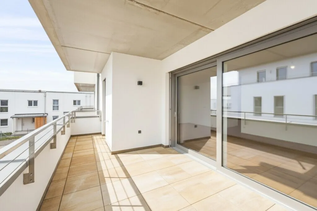 PROVISIONSFREI! Großzügig geschnittene 3-Zimmer-Wohnung mit Sonnenloggia und Schrankraum - Ansicht 3