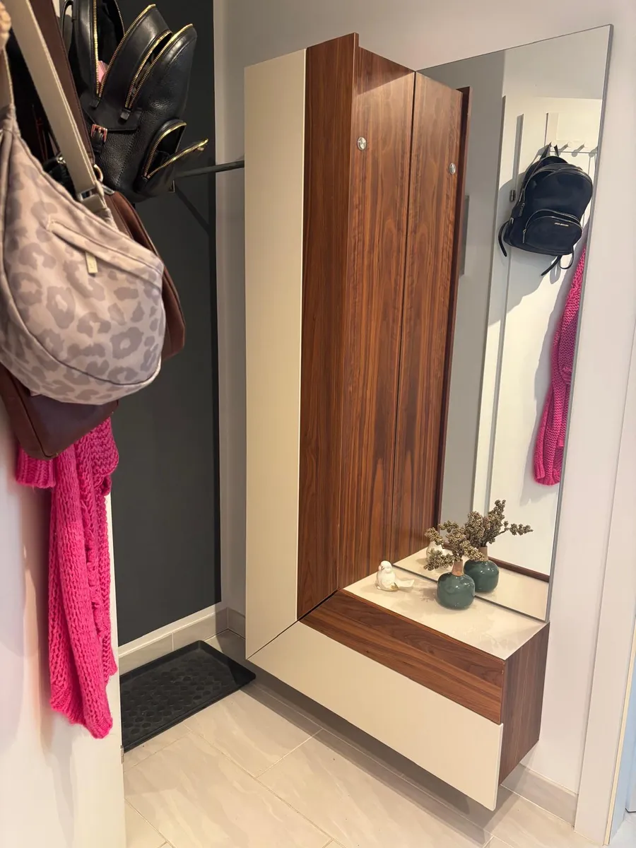 Garderobe weiß/ Holz mit Spiegel und Kleiderstange, € 80,- (5302 Henndorf am Wallersee)
