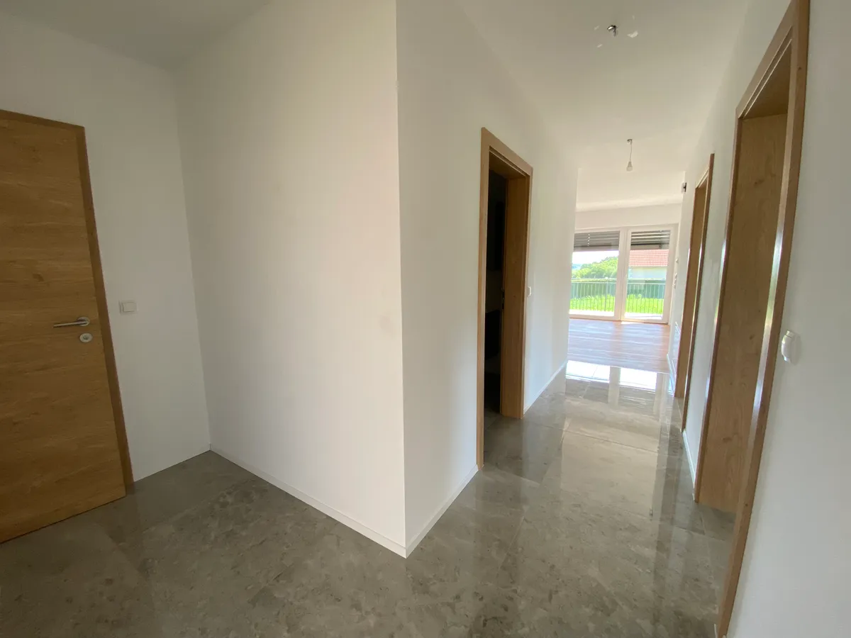 Moderne, Neuwertige 3-Zimmer-Wohnung (75m²) mit Balkon - in Unterbuch - Ansicht 2