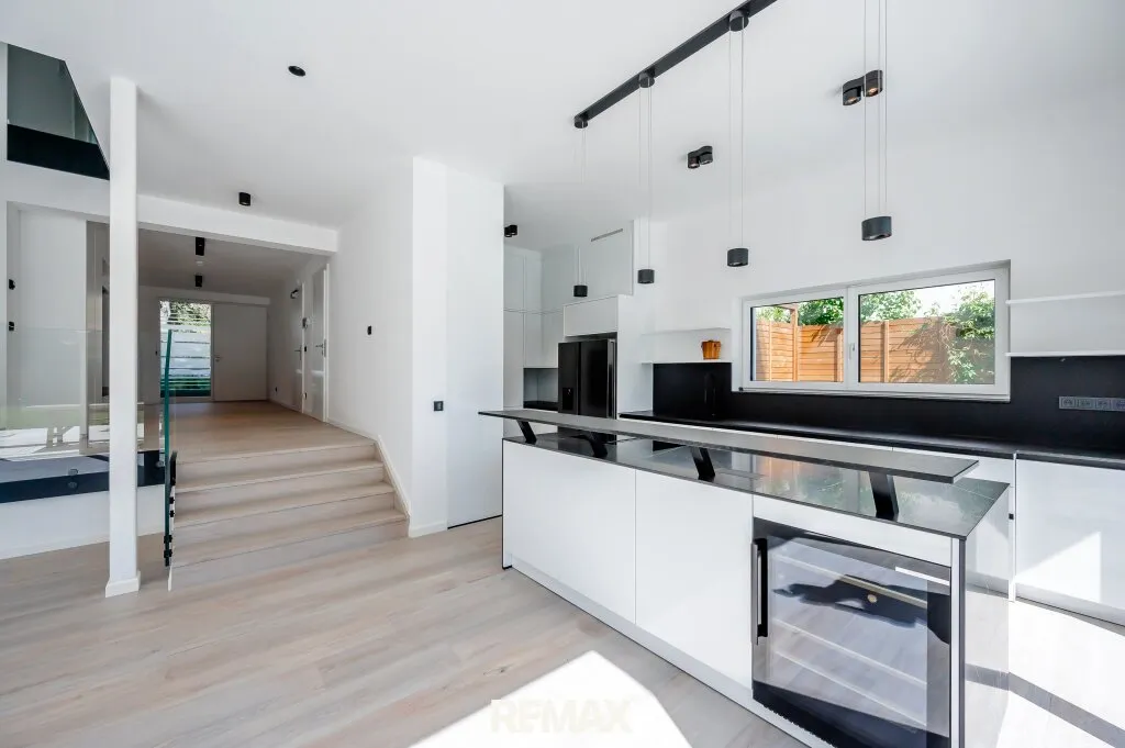 Luxuriöses Wohnen mit Pool und modernster Ausstattung - Ansicht 3