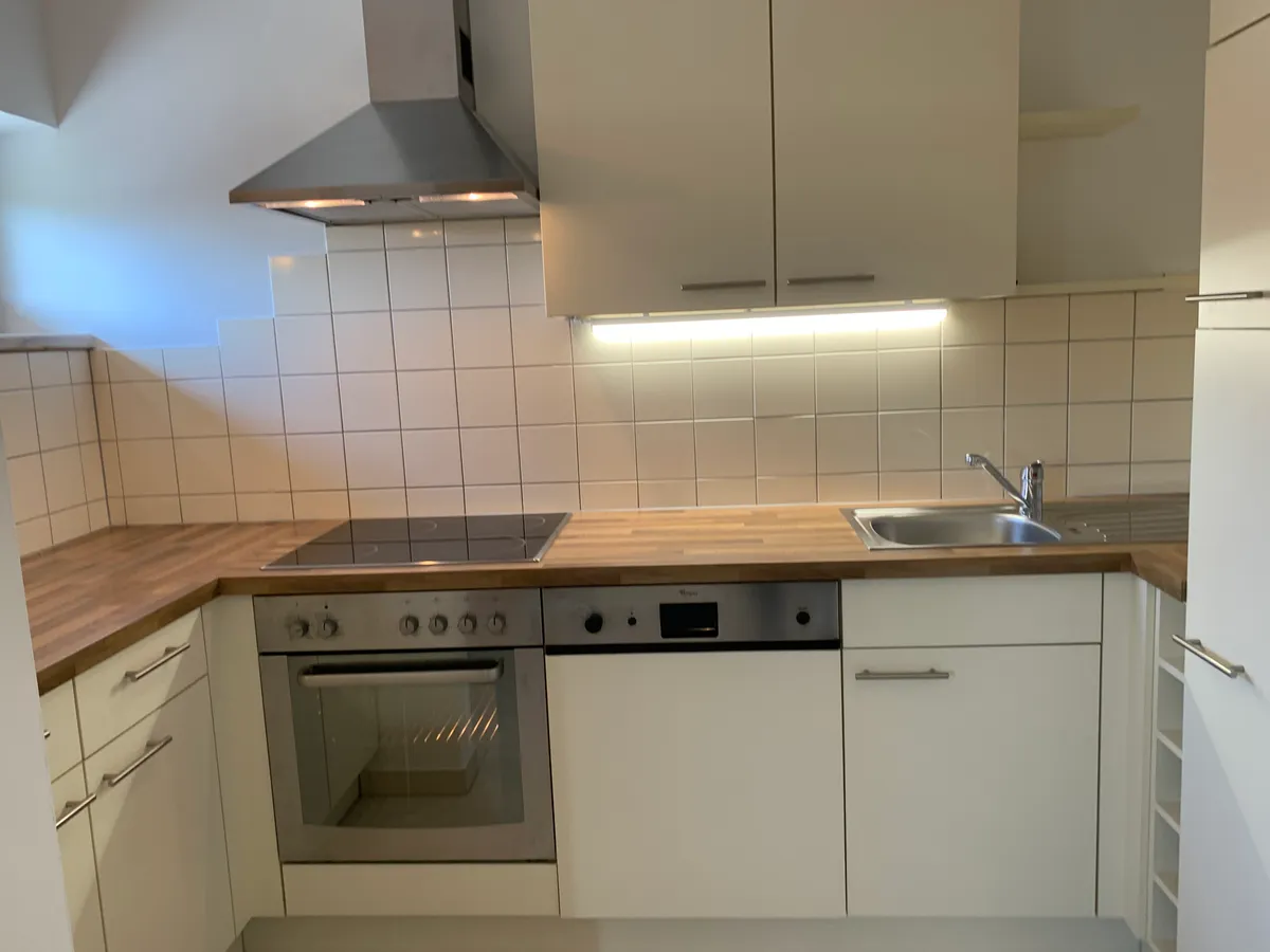 Charmante 3-Zimmer-Wohnung in Oberndorf mit Loggia und Kachelofen - Ansicht 3