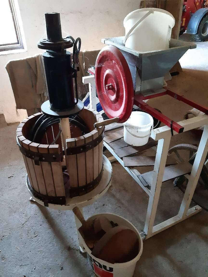 Hydraulische Obstpresse mit Obstmühle